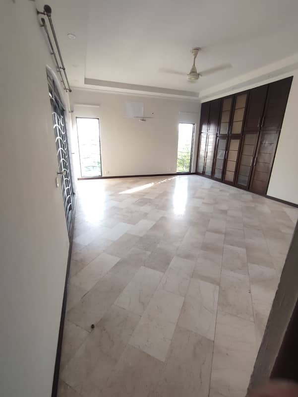 1 Kanal Lower portion available for rent Wapda Town ph1 block h3 2