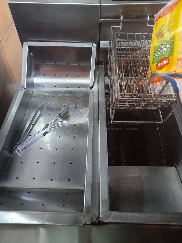 hi I am selling my  fryer 16 liter ha 0