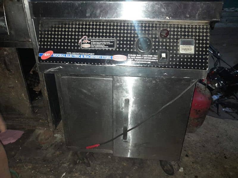 hi I am selling my  fryer 16 liter ha 2