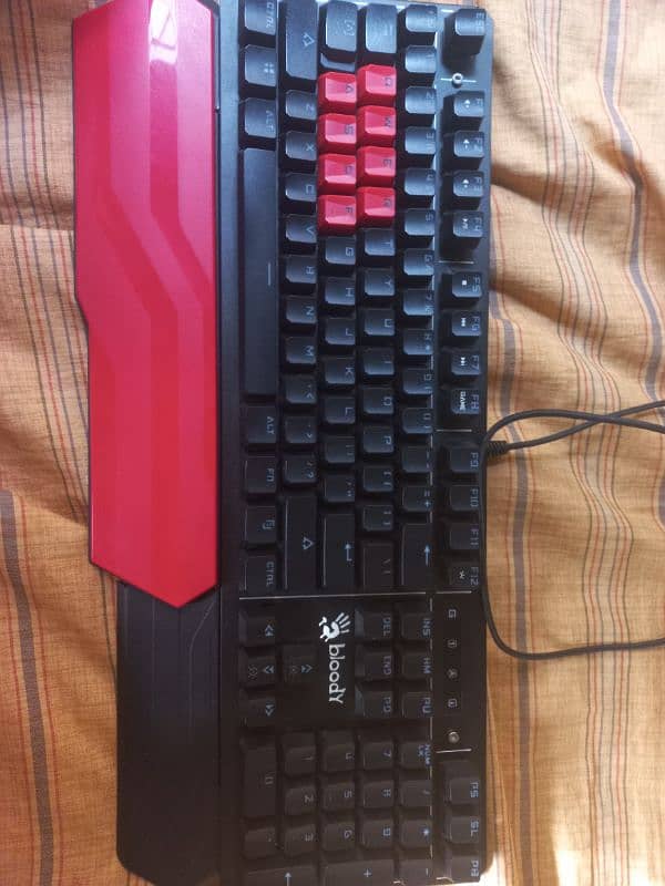 Bloody b975 gaming keyboard 8