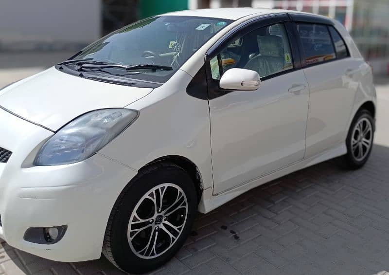 TOYOTA VITZ Model 2010 Model urgent sale 3