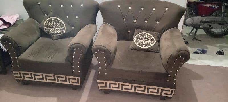 Beautiful sofa set for sale 1