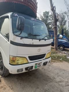 Toyota Dyna oregnil Fram Punjab regesdar