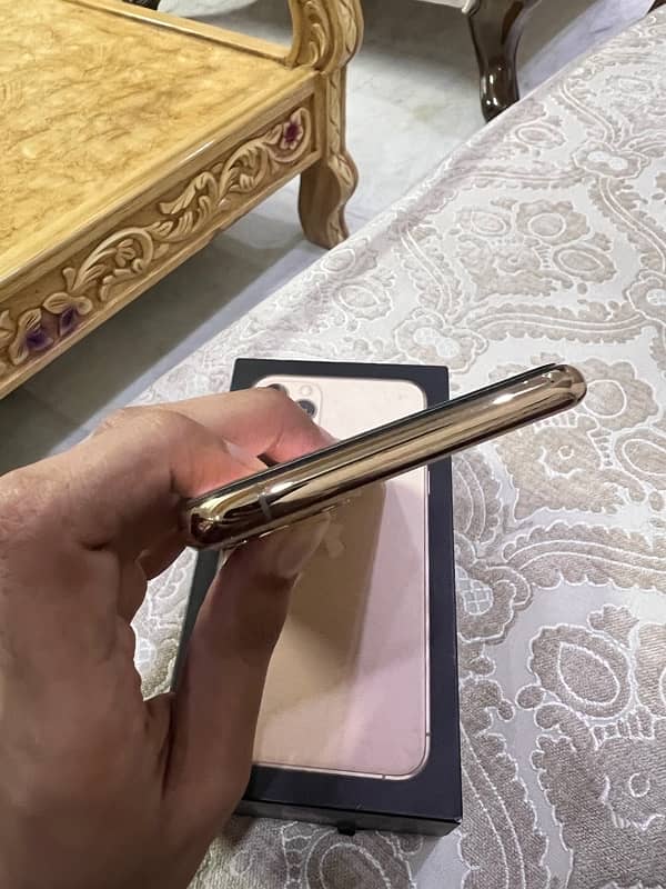 IPhone 11 Pro Max 64 gb 7