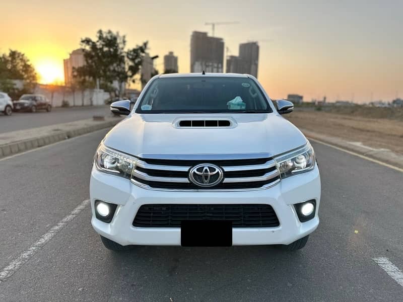 TOYOTA HILUX REVO V 3.0L 2017 IN FULL ORIGINAL CONDITION 0