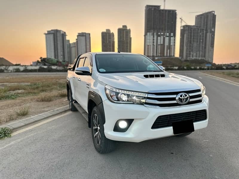 TOYOTA HILUX REVO V 3.0L 2017 IN FULL ORIGINAL CONDITION 2