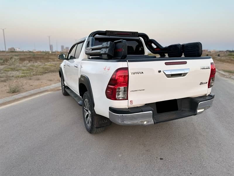 TOYOTA HILUX REVO V 3.0L 2017 IN FULL ORIGINAL CONDITION 12