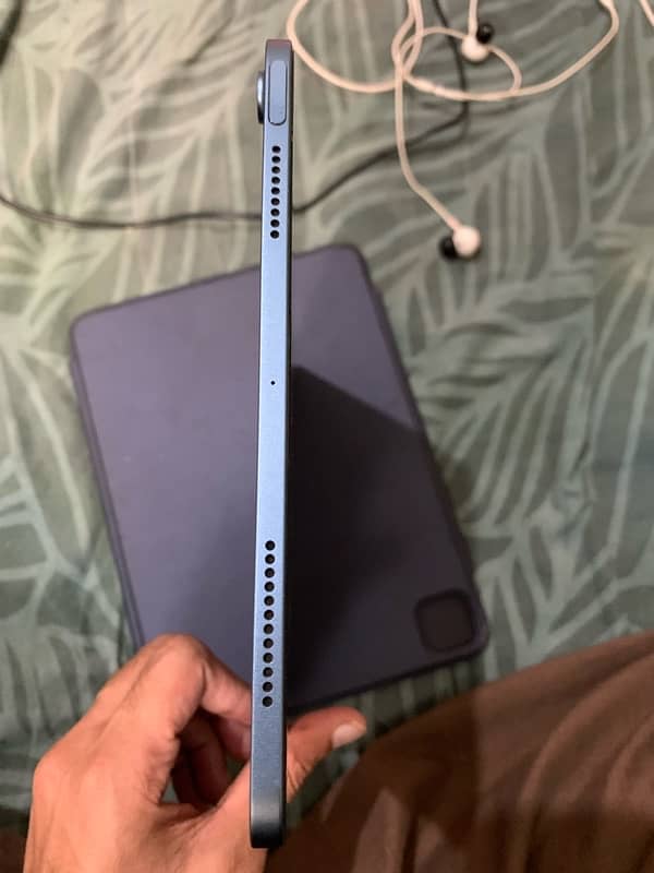 ipad air 5th 8gb ram M1 chip 3