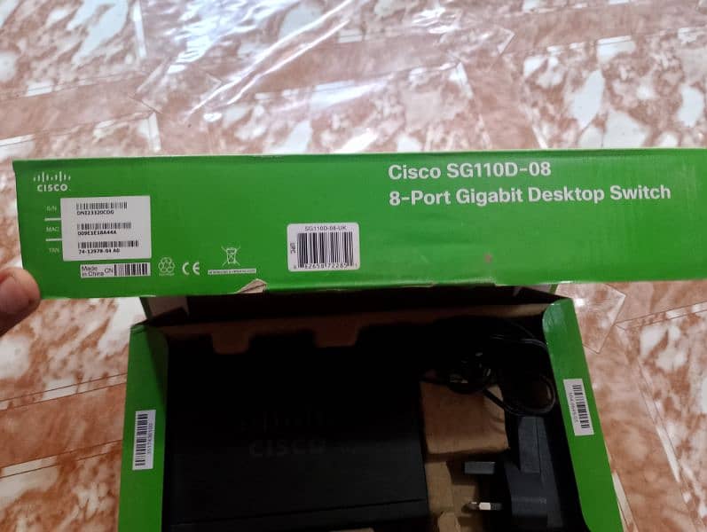 Cisco SG110D-08 8 Port Gigabit Desktop Switch 3