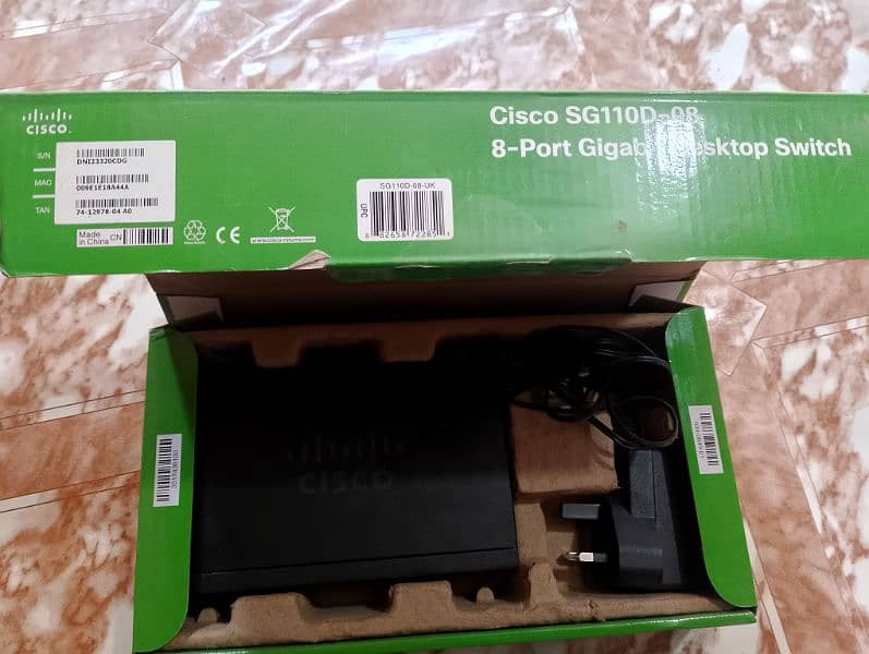 Cisco SG110D-08 8 Port Gigabit Desktop Switch 4