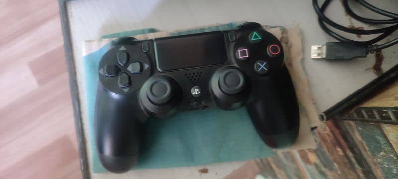 Ps4 500GB (2 games included) (Used) 3