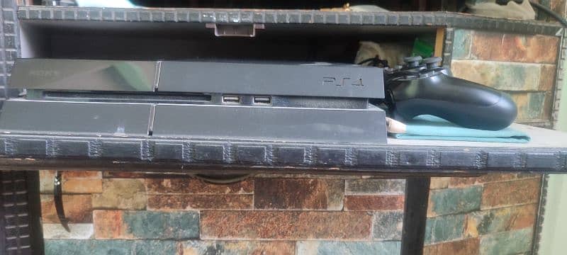 Ps4 500GB (2 games included) (Used) 4