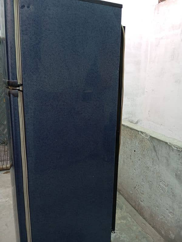 Pel Refrigerator Argent sale Good condition Size Medium 4