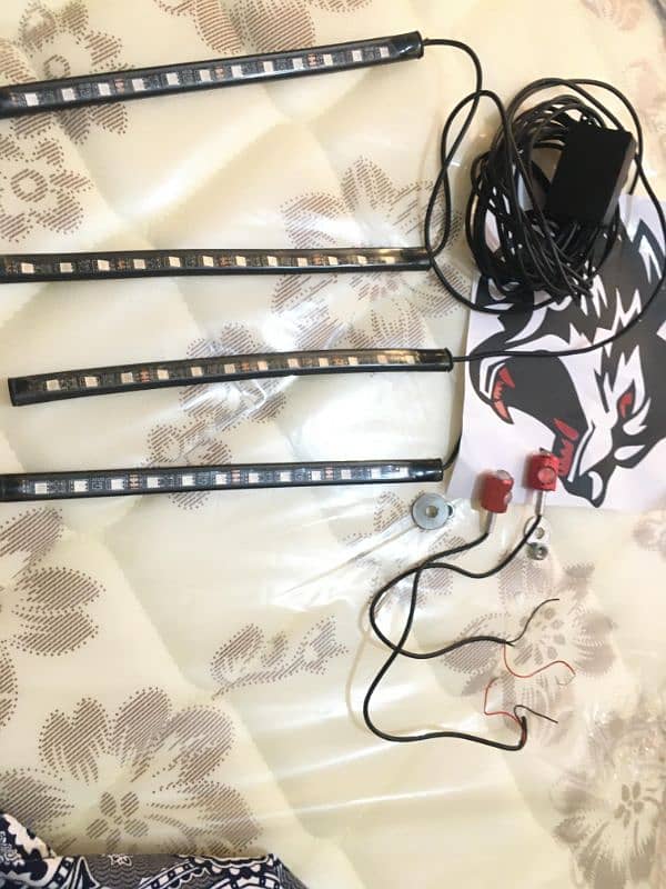 Bluetooth lights mobile control, 2 mini indicators, 1 chain  sticker 5