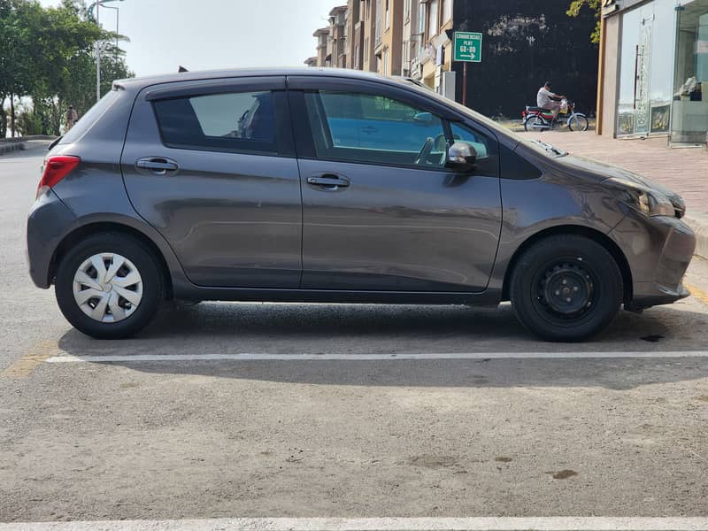 Toyota Vitz 2015 1