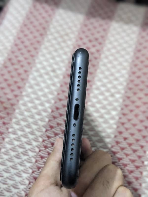 iphone 11 non pta jv condition 10/10 whatsapp number 03272775334 5