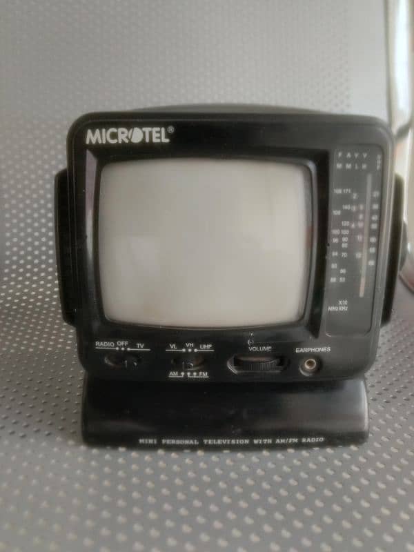 mini 5.5 inch tv 0