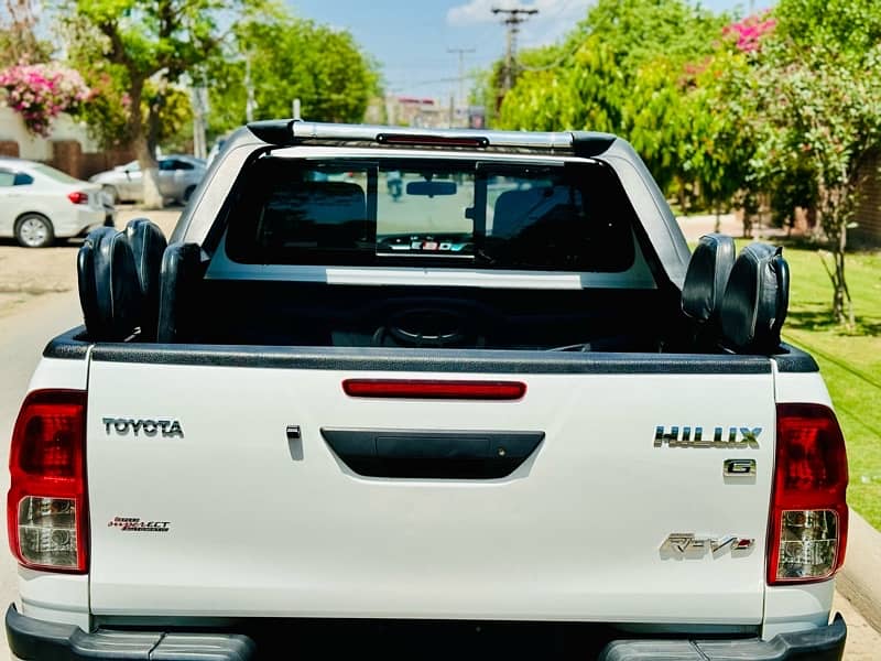 Toyota Hilux revo G Automatic 4X4 2021 new shape 6