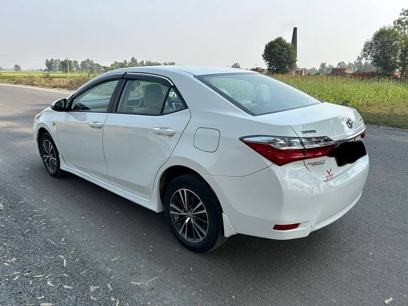 Toyota Corolla Altis 2019 super white 3