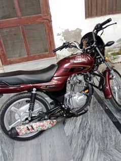 Lush Condition Suzuki Bike ll only 5000 running ll like brand new