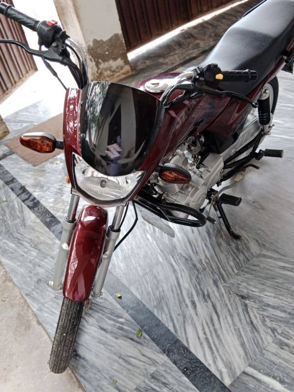 Lush Condition Suzuki Bike ll only 5000 running ll like brand new 1