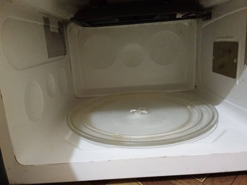 Dawlance microwave 1