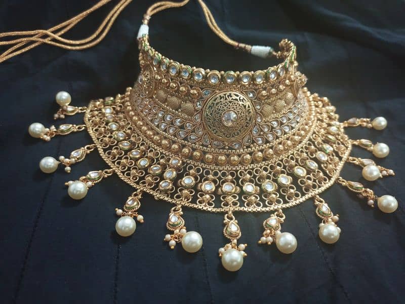 jewellery set 2 ghanty use hua Hai condition bilkul new hai 2