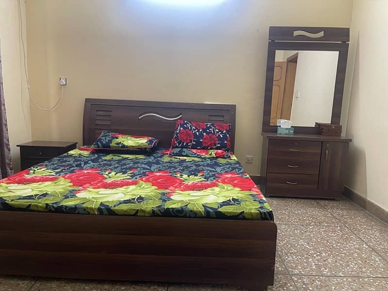 King Size Bed for Sale 0