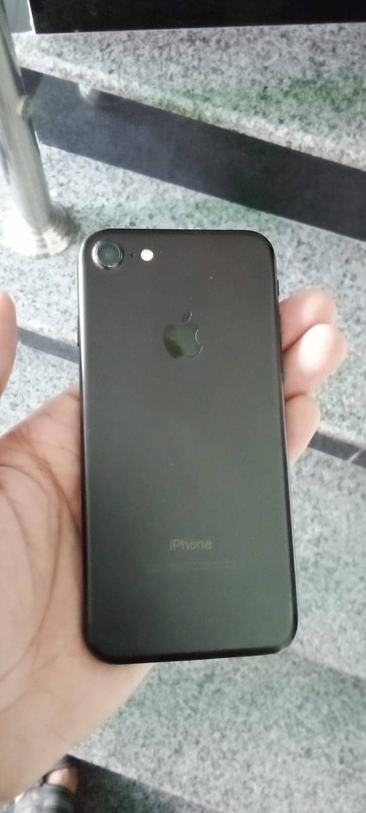 iPhone 7 (non PTA) 1