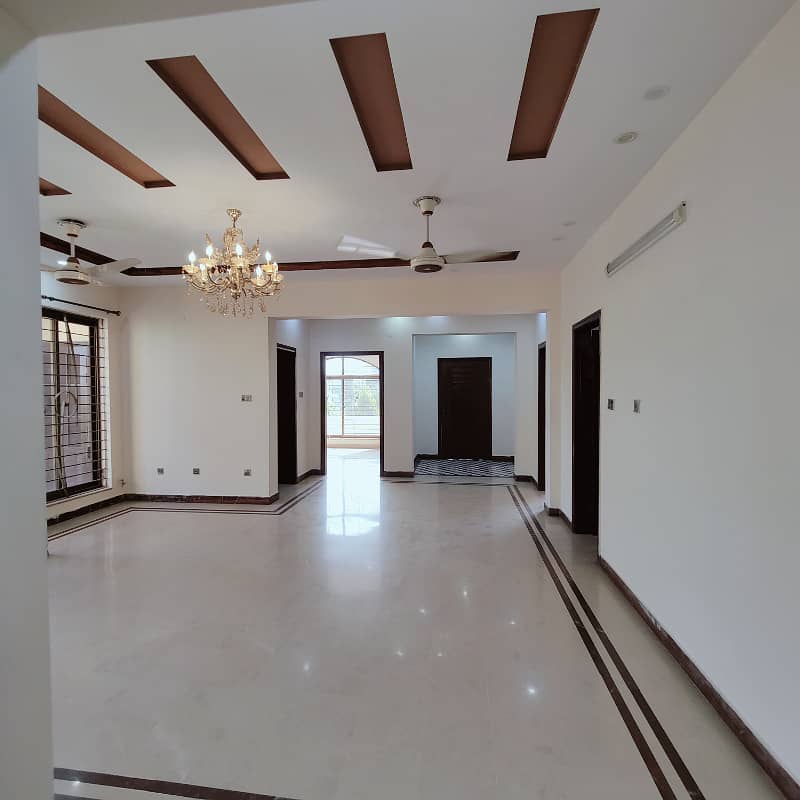 24 Marla Corner house upper portion for rent in DHA PHASE-6 Block L 4