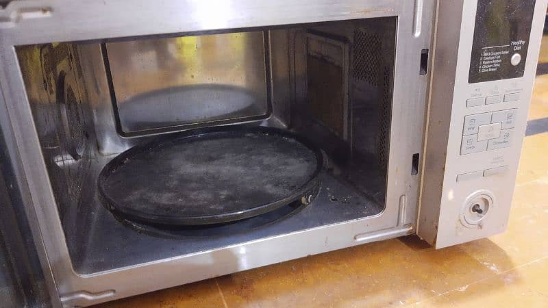 Dawlance W130C Microwave Oven Used 2