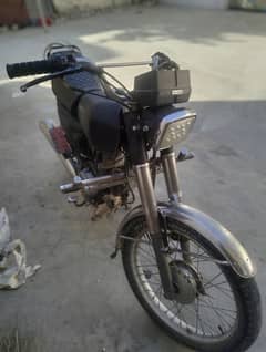 Honda (125) 2005 model multan number ok condition 0