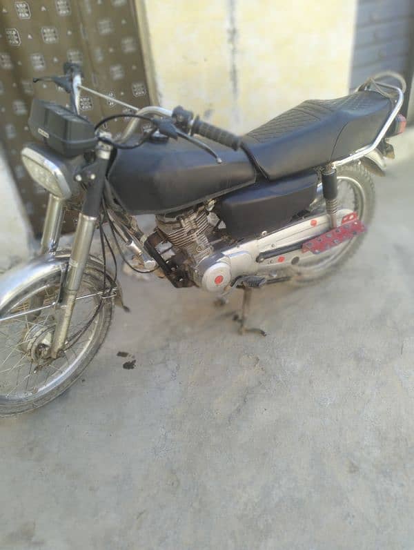 Honda (125) 2005 model multan number ok condition 3