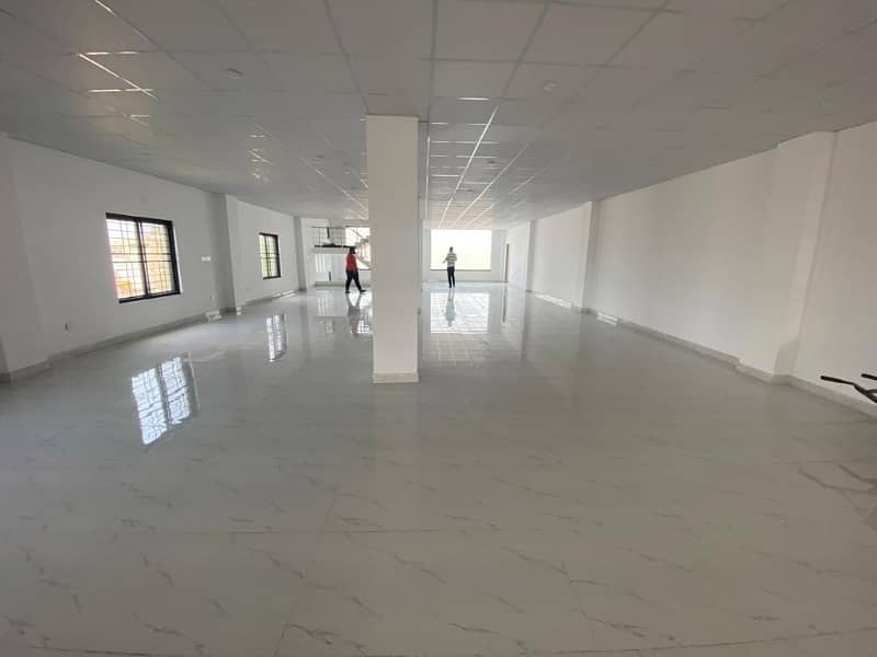 1 Kanal Brand New Commercial Building For Rent Main College Road Johar Town 7