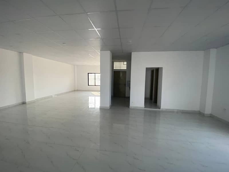 1 Kanal Brand New Commercial Building For Rent Main College Road Johar Town 9