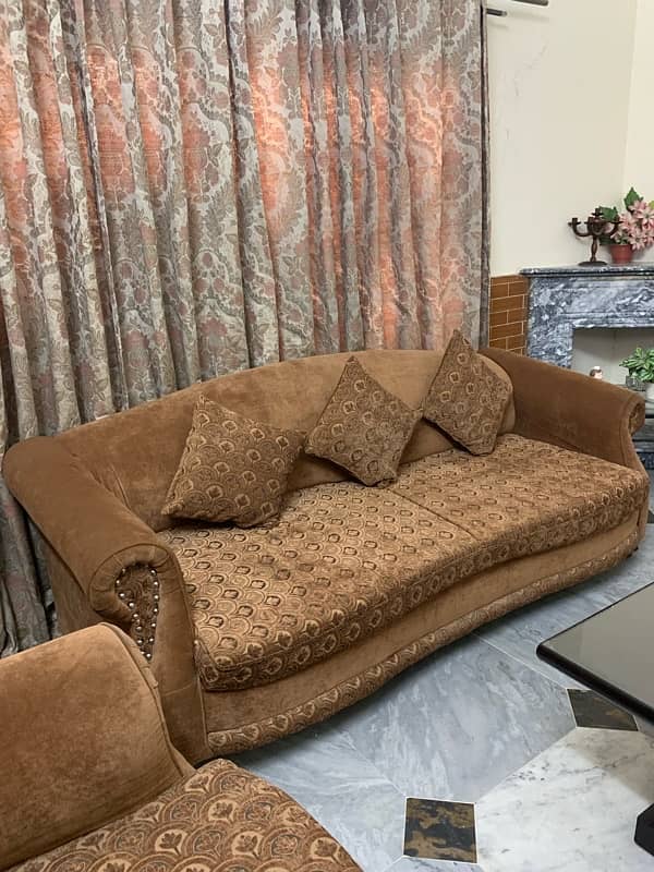 Sofa sets in very good conditions 1