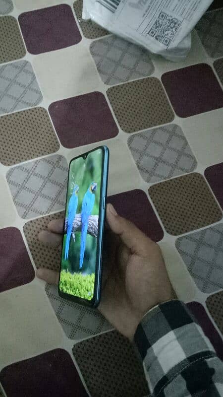 Oppo f9 4/64- selfie phone 6