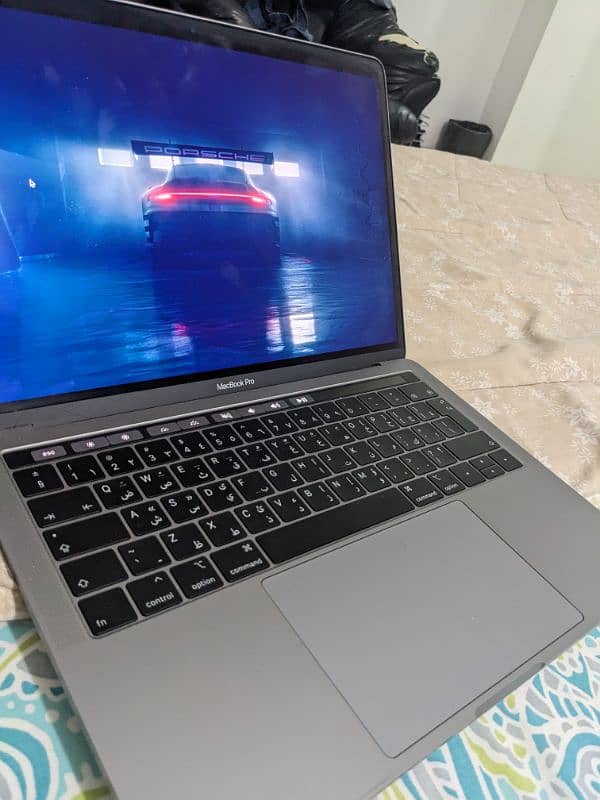 Apple Macbook Pro 2019 i5 Touchbar 0