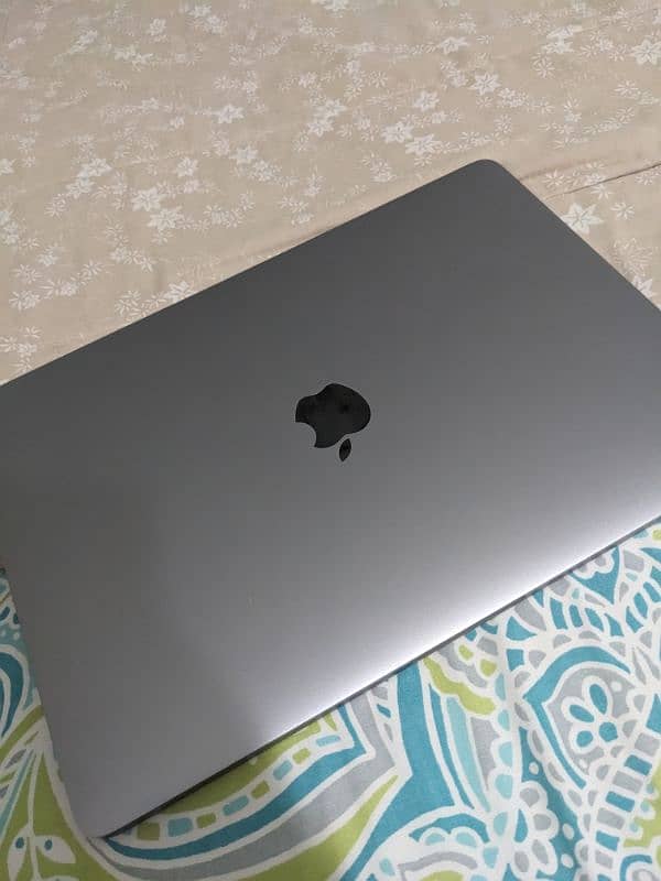 Apple Macbook Pro 2019 i5 Touchbar 1