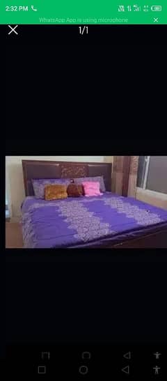 bed dressing side table achi. halt me ha arjunt sale krna ha