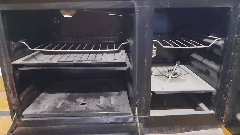 5 Burners Cooking Range With Working Oven & Hot Case 4