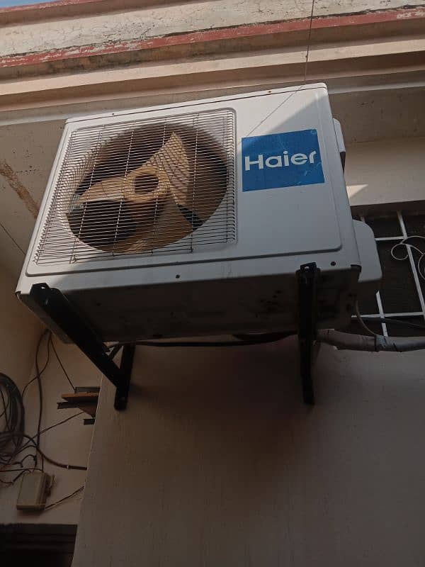 Haier 1.5 ton ac heat and cool genuine gas. 1