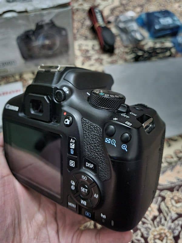 Canon 1300D 3