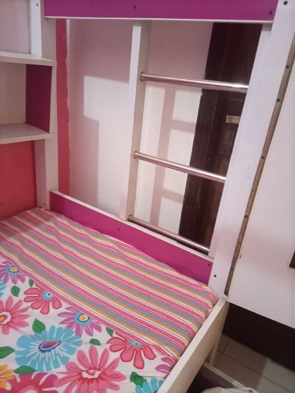 Bunk Beds 47000 only 3