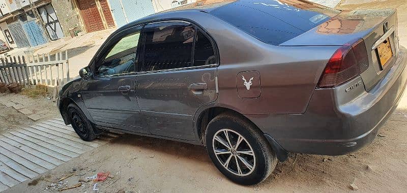 Honda Civic EXi 2005 4