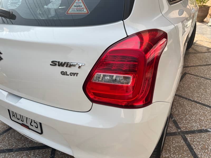 Suzuki Swift 2022 GL CVT 1