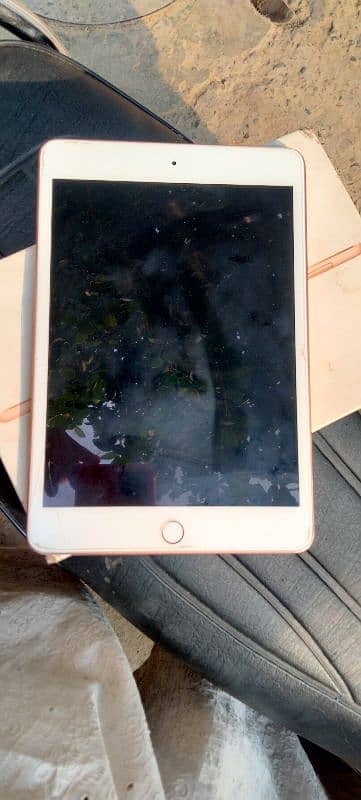 ipad mini5 64gb all ok koi fault nahi ha condition 10/9.5 7