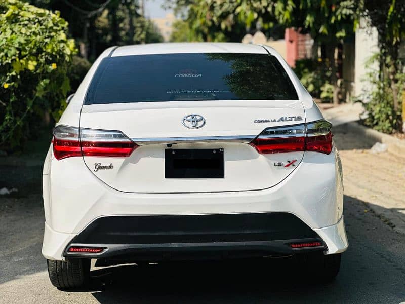 Toyota Altis Grande 2018 3