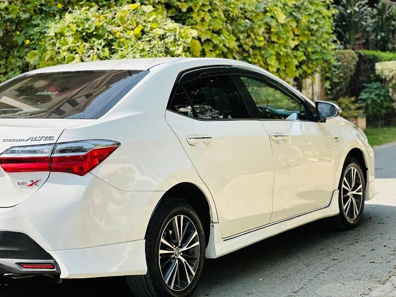 Toyota Altis Grande 2018 4