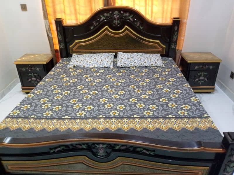 king size bed 0